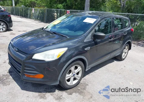 2015 Ford Escape S z USA, uszkodzony, nr VIN 1FMCU0F76FUC10699
